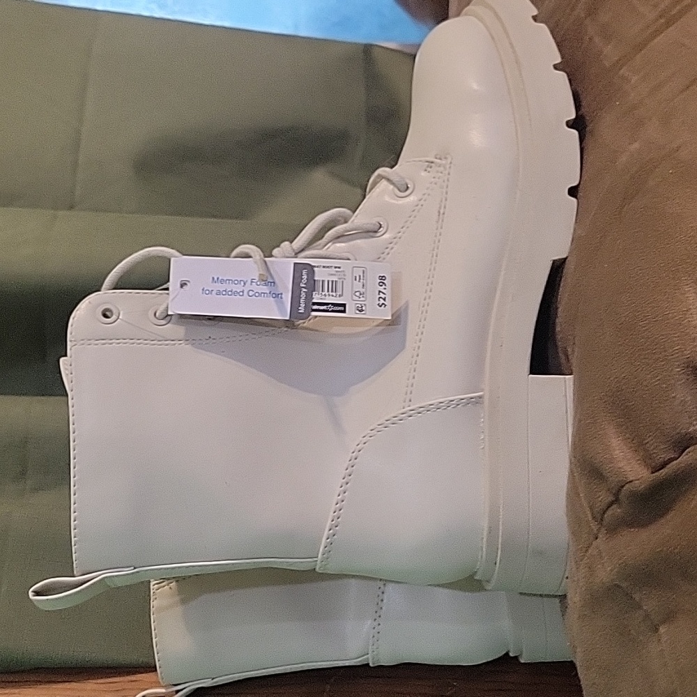 No boundaries combat boots